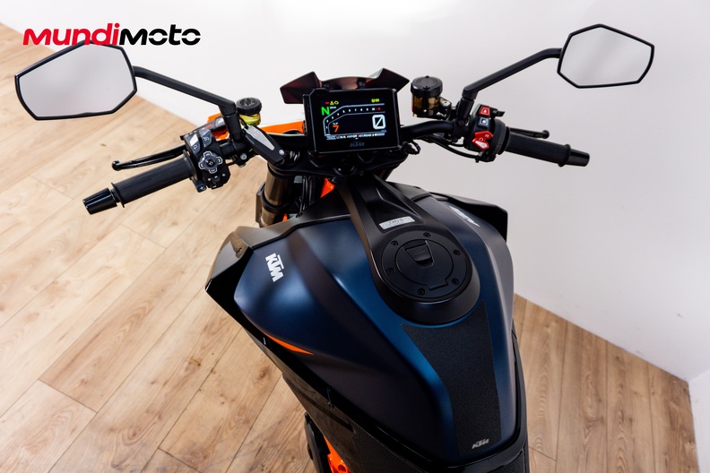 Motorbike image 10