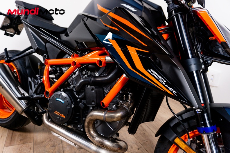 Motorbike image 4