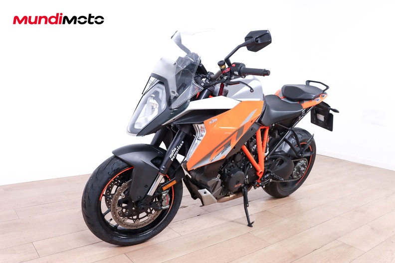 https://assets.mundimoto.com/images/97205d8b-a9c9-47f8-bd59-e412c609c0d5/LEFT_FRONT-9_medium.jpg