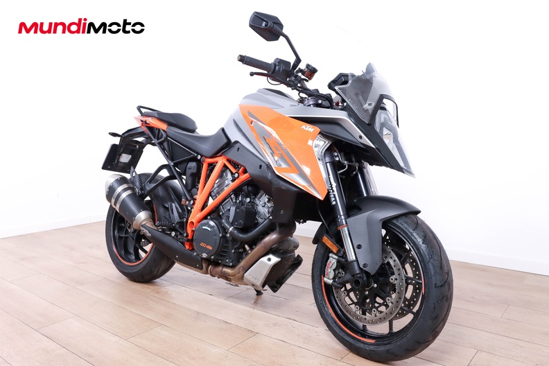 https://assets.mundimoto.com/images/97205d8b-a9c9-47f8-bd59-e412c609c0d5/RIGHT_FRONT-14_medium.jpg