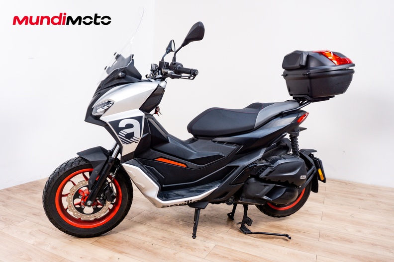 Motorbike image 6