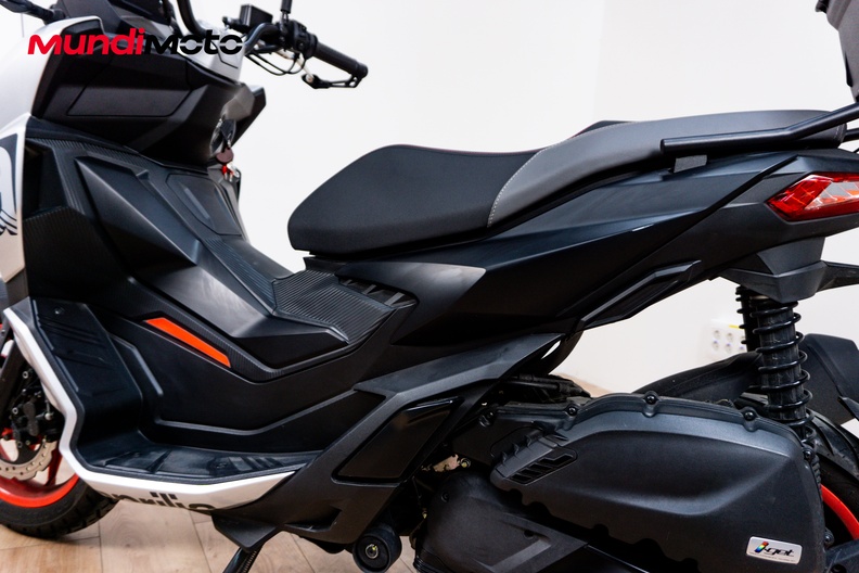 Motorbike image 8