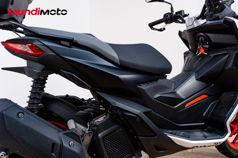 Motorbike image 3