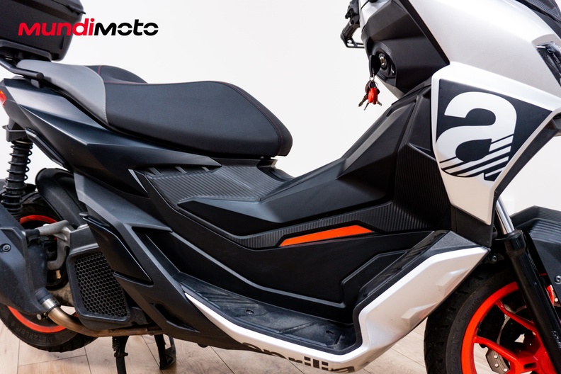 Motorbike image 4