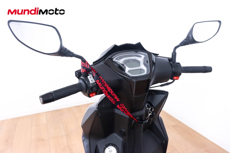 Motorbike image 10