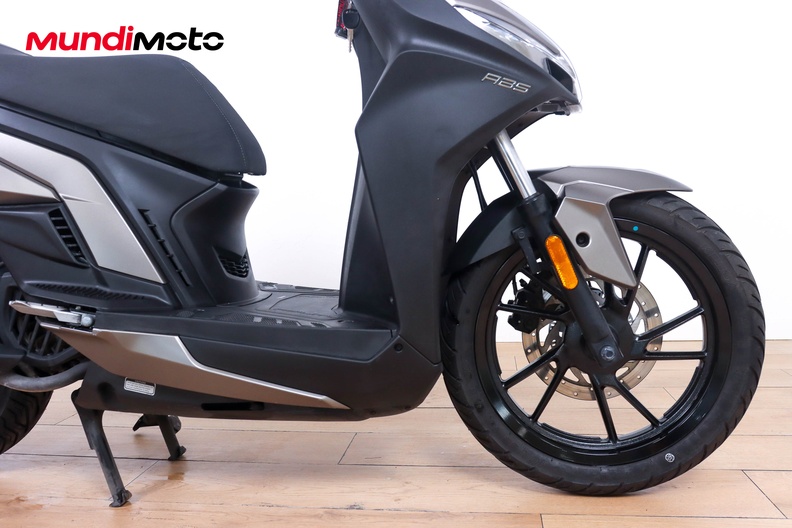 Motorbike image 12