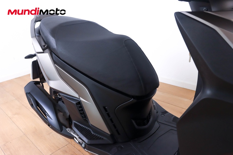 Motorbike image 13