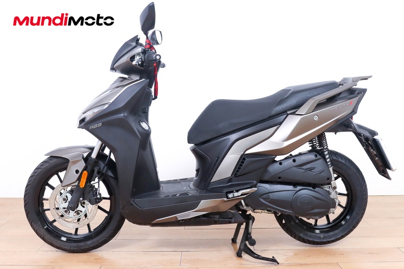 Motorbike image 5