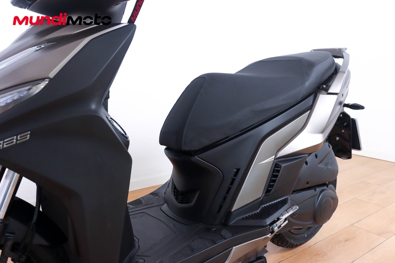 Motorbike image 8