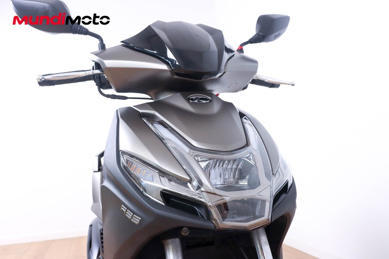 Motorbike image 4