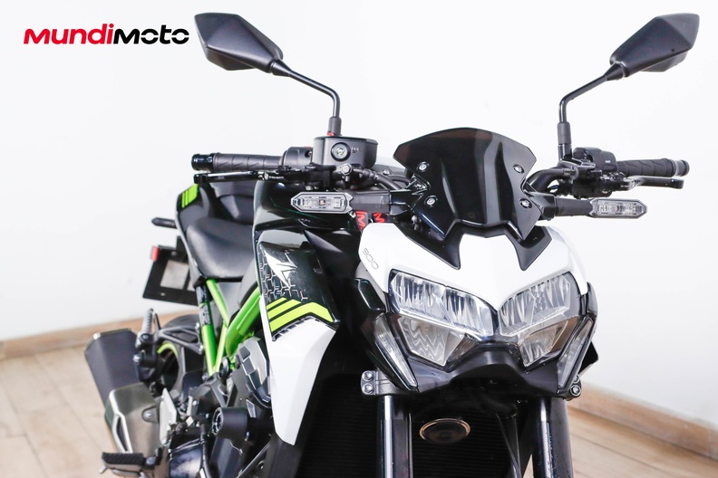 https://assets.mundimoto.com/images/983b5b1a-85fd-4773-a95c-cff8e7d3ab5a/RIGHT_FRONT_DETAIL-0_medium.jpg