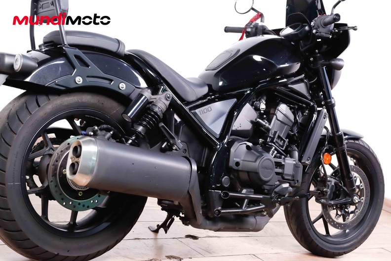Motorbike image 3