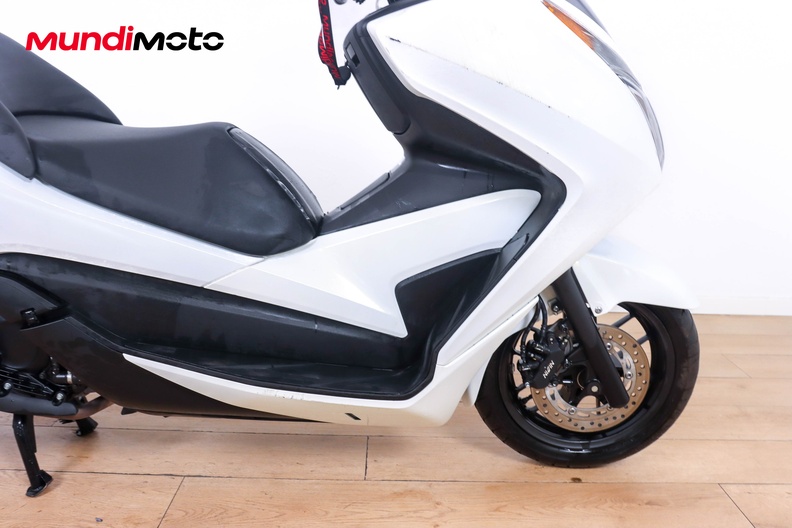 Motorbike image 13