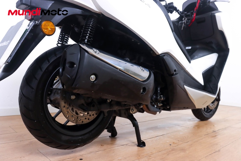 Motorbike image 3