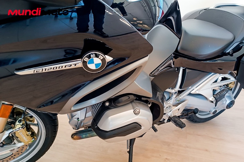 Motorbike image 9