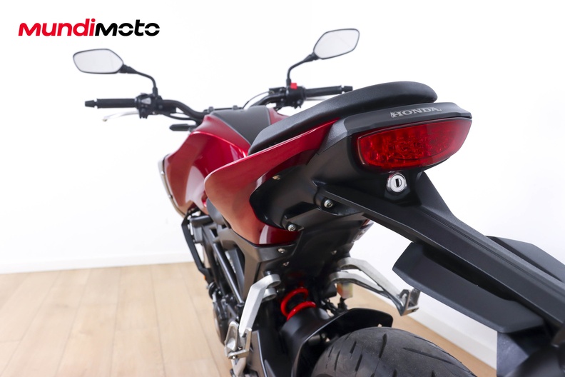 Motorbike image 9