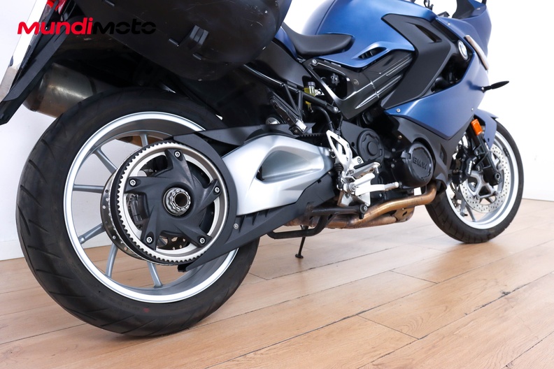 Motorbike image 3