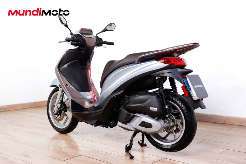 Motorbike image 6