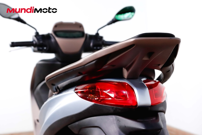 Motorbike image 9