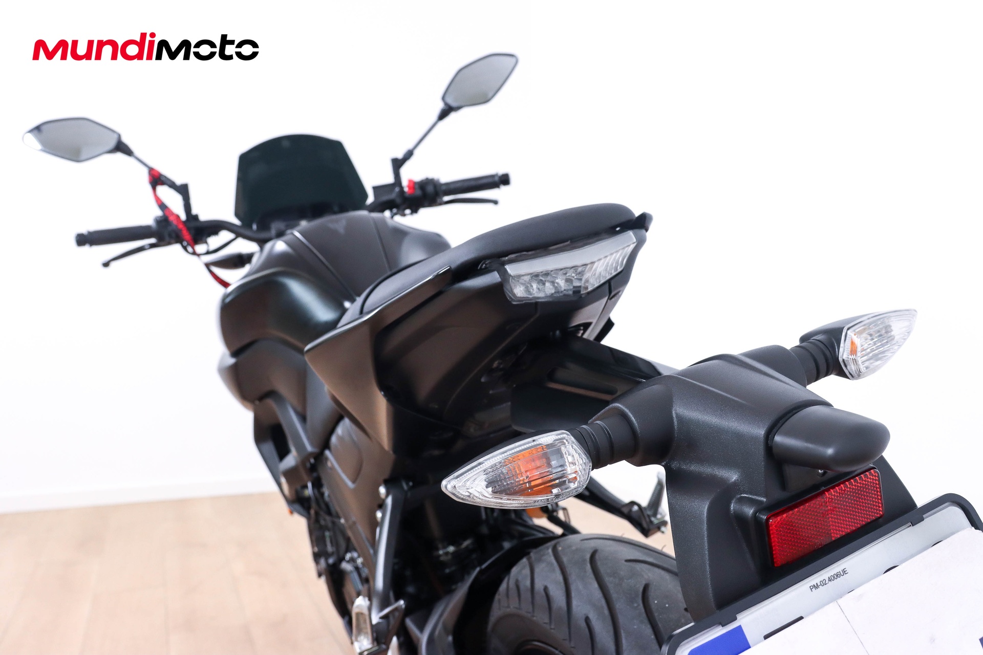 https://assets.mundimoto.com/images/9c03f77f-bf6a-427a-b39a-cb42e9843f67/LEFT_BACK_DETAIL-0_detail.jpg