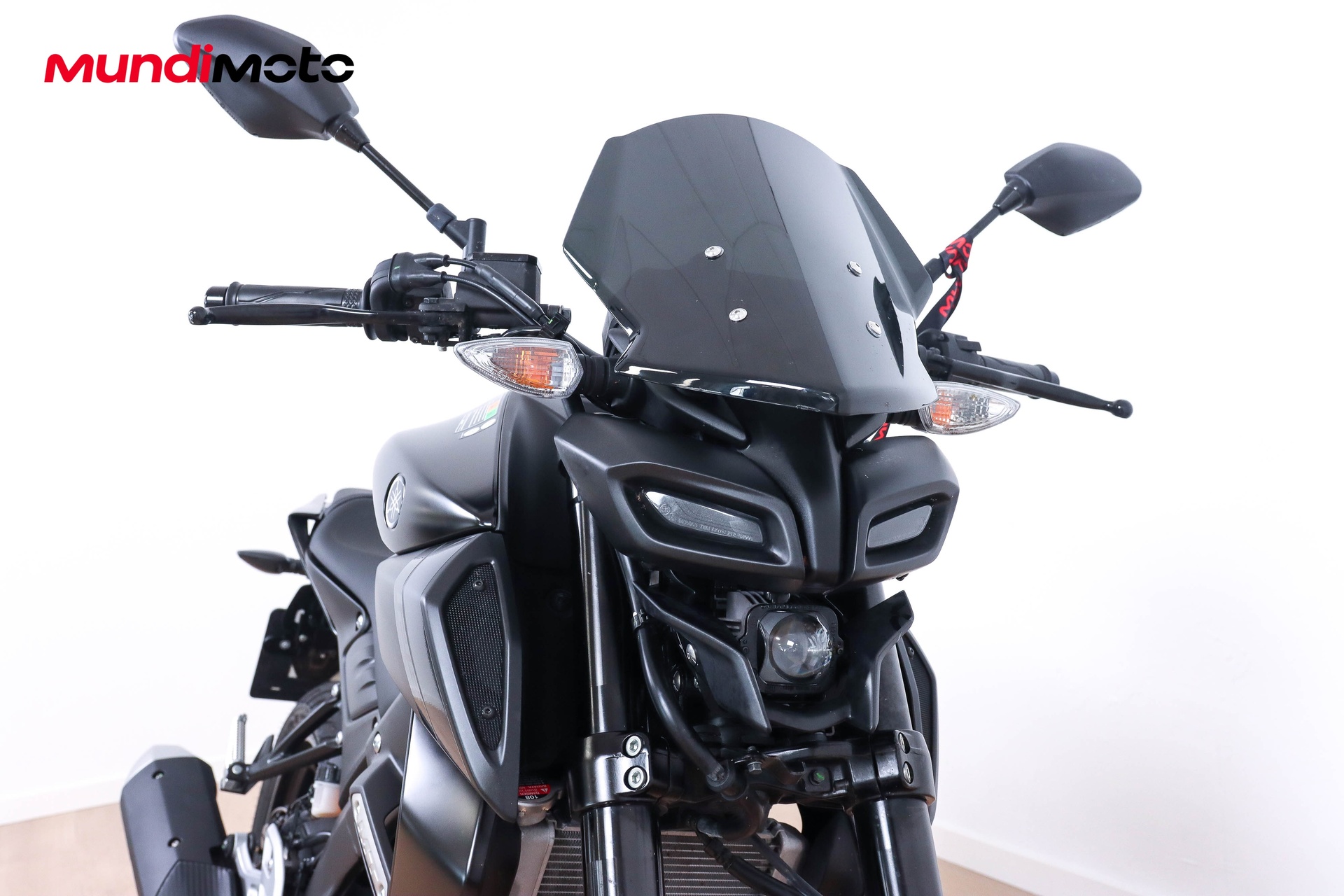 https://assets.mundimoto.com/images/9c03f77f-bf6a-427a-b39a-cb42e9843f67/RIGHT_FRONT_DETAIL-0_detail.jpg