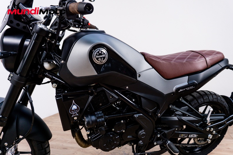 Motorbike image 9
