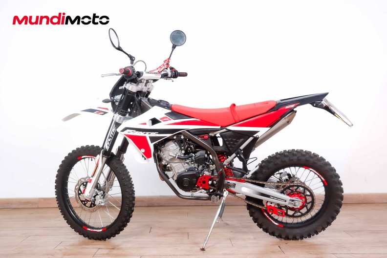 Motorbike image 5