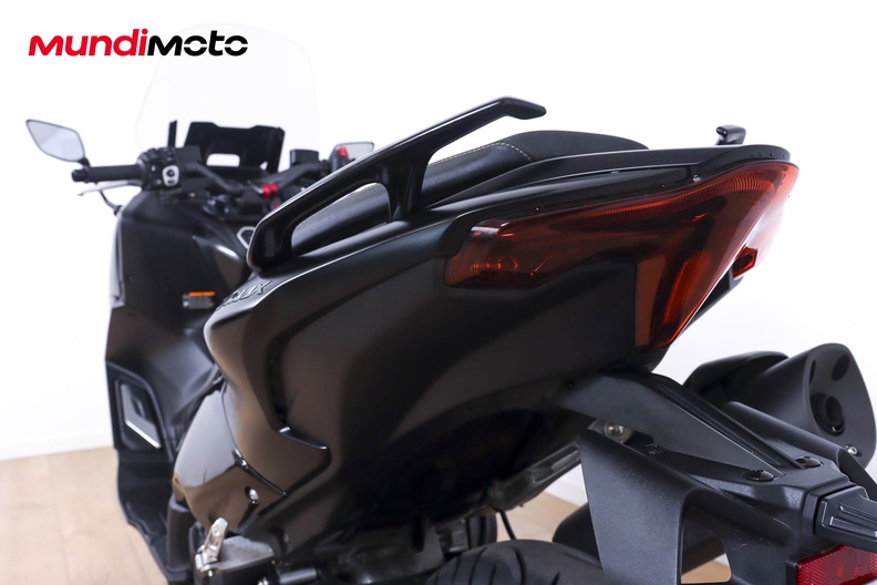 Motorbike image 9