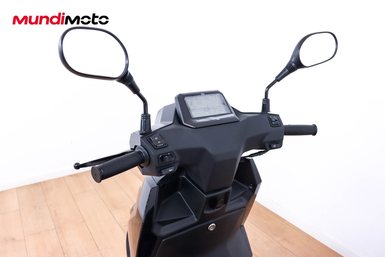 Motorbike image 10