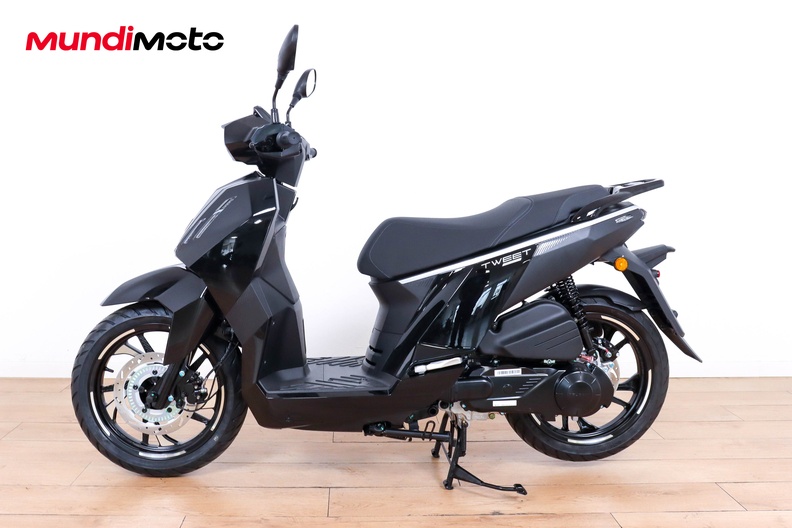 Motorbike image 5
