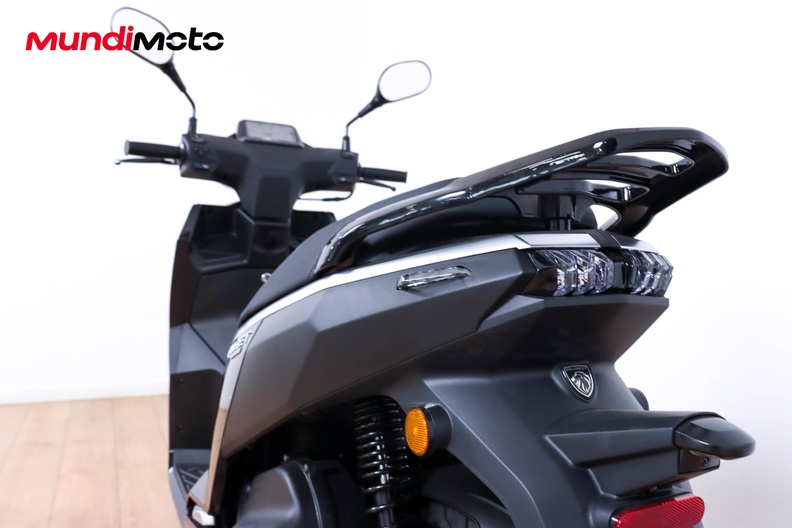 Motorbike image 9
