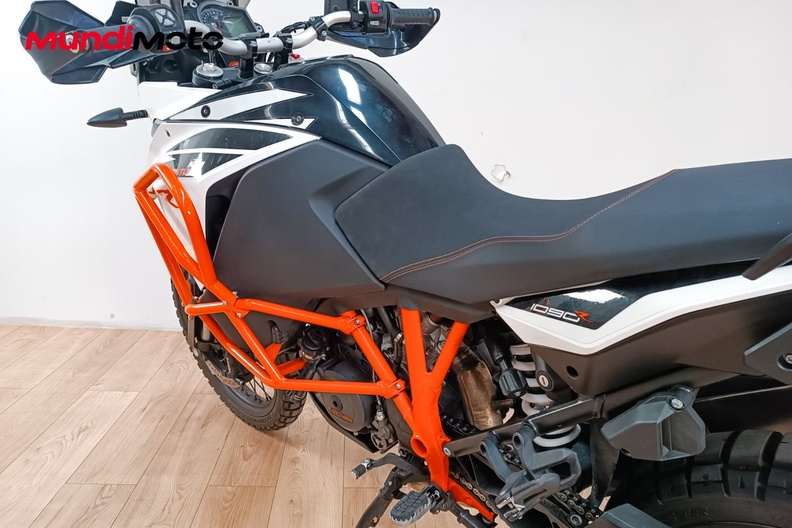 Motorbike image 8