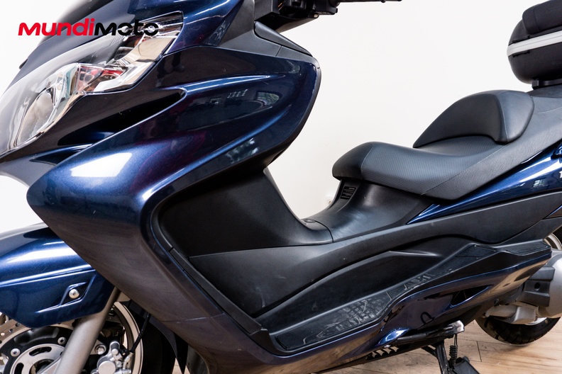 Motorbike image 9