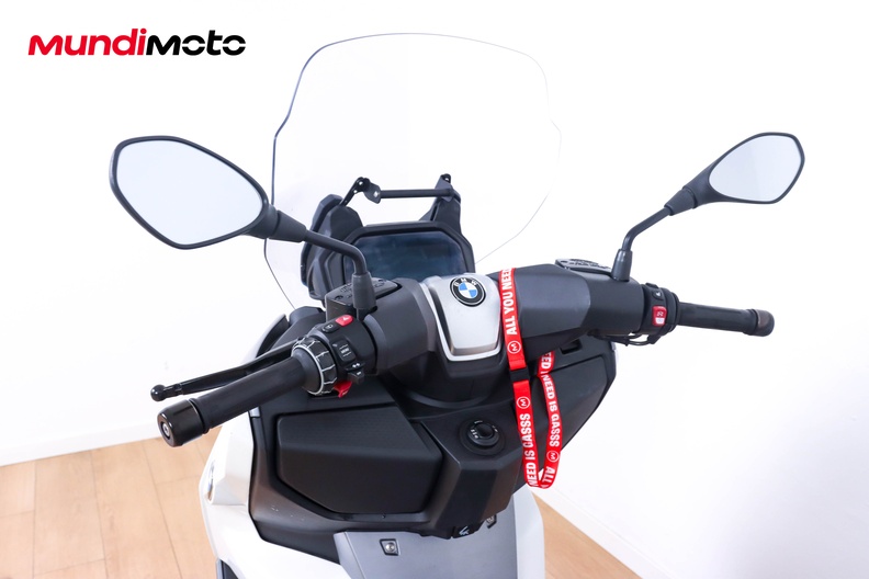 Motorbike image 10