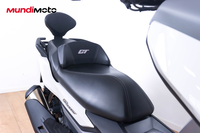 Motorbike image 12