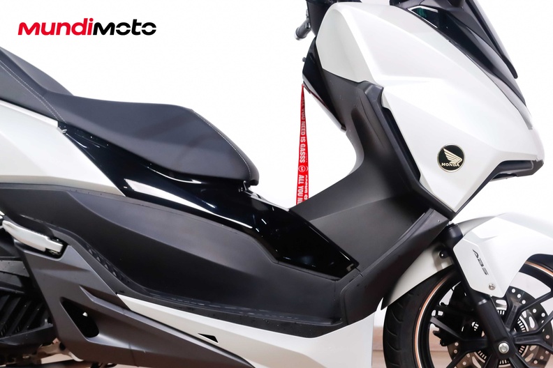 Motorbike image 12
