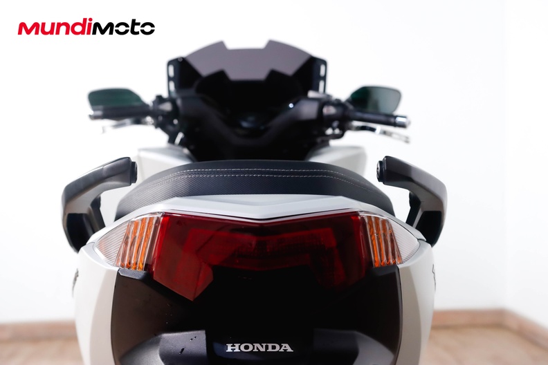 Motorbike image 9