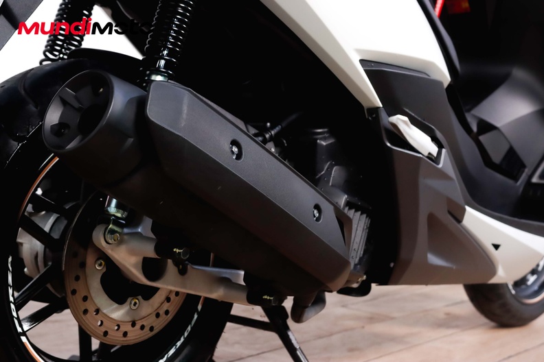 Motorbike image 3