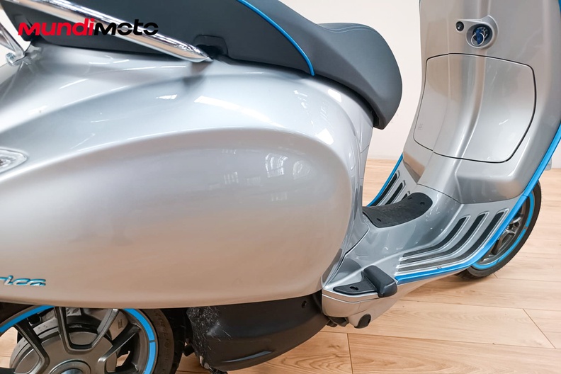 Motorbike image 3