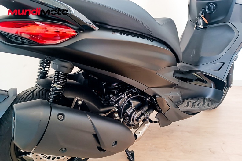 Motorbike image 3