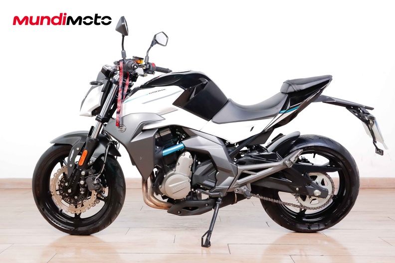 Motorbike image 5