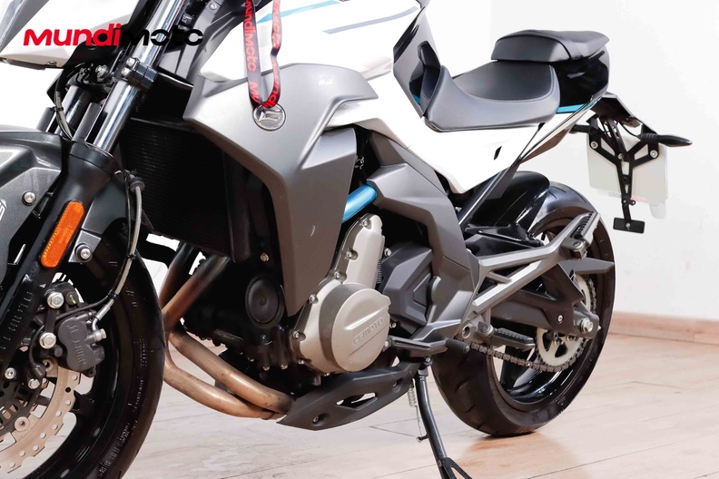 Motorbike image 8