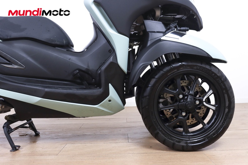 Motorbike image 13