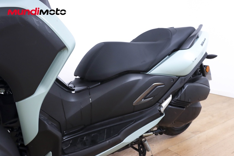 Motorbike image 8
