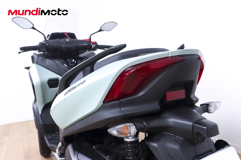 Motorbike image 9