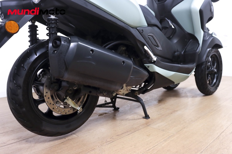 Motorbike image 3