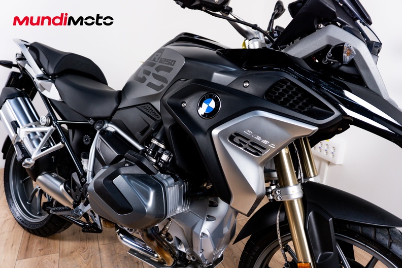 Motorbike image 4