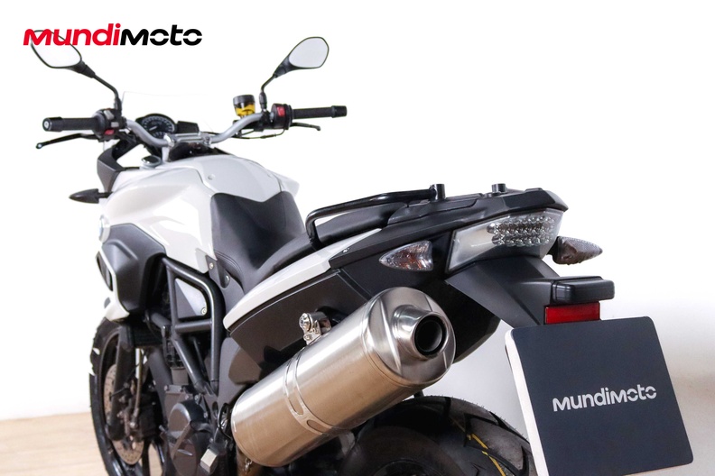 Motorbike image 9