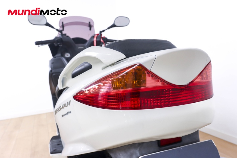 Motorbike image 9