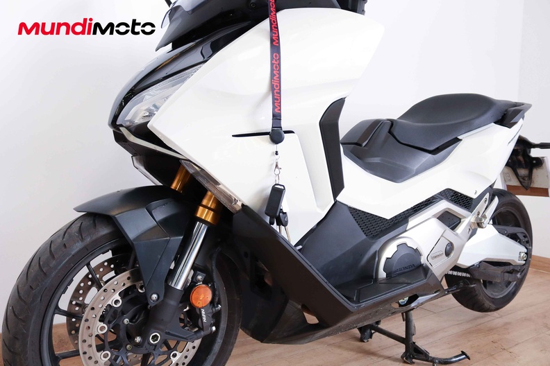Motorbike image 8